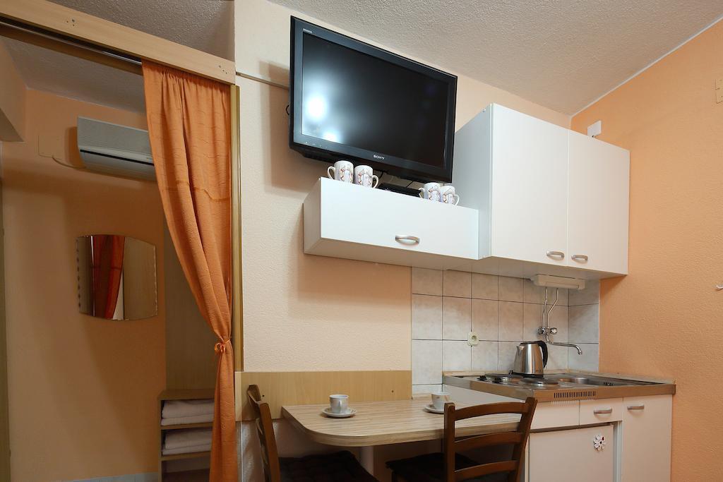 La Familia Apartments Makarska Room photo