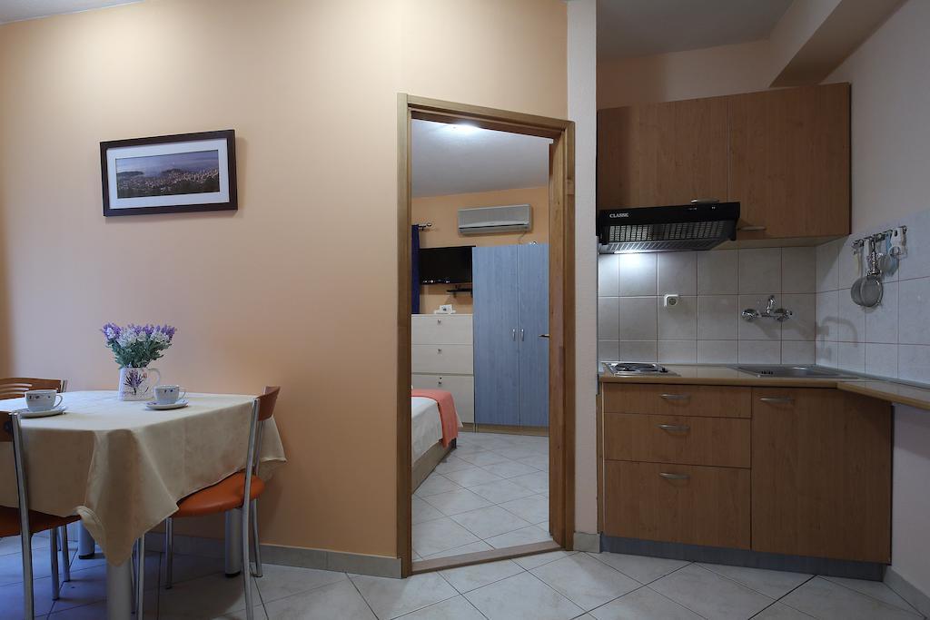 La Familia Apartments Makarska Room photo