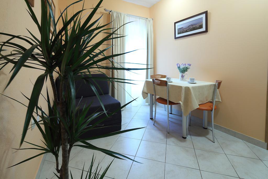 La Familia Apartments Makarska Room photo